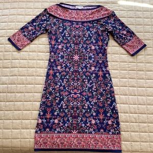 Very nice Max Studio dress, size XS, could be good on size S as well.